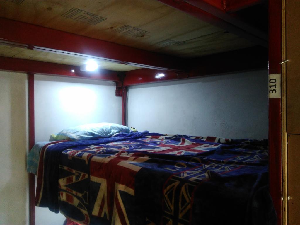 Hostal Avante Toluca Bagian luar foto