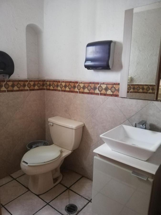 Hostal Avante Toluca Bagian luar foto