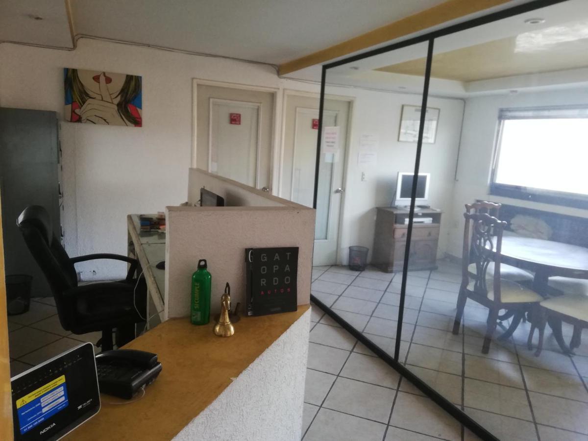 Hostal Avante Toluca Bagian luar foto